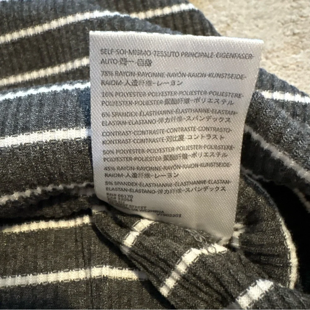 By Anthropologie Gray & White Striped Ribbed V Neck Tank Top Size Small - Picture 5 of 8